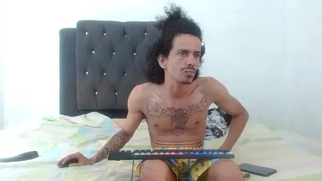 Snapshot of damian_bottom_bigcock chatting on 02/11/25, 03:18 damian bottom bigcock online show from 02/11/25, 03:18