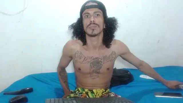 Snapshot of damian_bottom_bigcock chatting on 12/20/25, 08:38 damian bottom bigcock online show from 12/20/25, 08:38