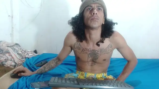 Snapshot of damian_bottom_bigcock chatting on 01/09/26, 01:36 damian bottom bigcock online show from 01/09/26, 01:36