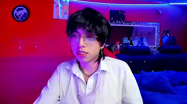 Snapshot of AnggelONfiree chatting on 12/21/24, 03:03 AnggelONfiree online show from 12/21/24, 03:03