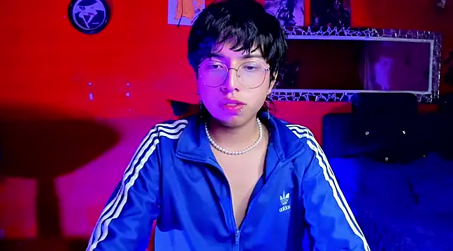 Snapshot of AnggelONfiree chatting on 02/12/25, 04:44 AnggelONfiree online show from 02/12/25, 04:44