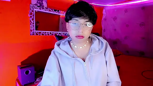 Snapshot of AnggelONfiree chatting on 10/08/25, 04:32 AnggelONfiree online show from 10/08/25, 04:32