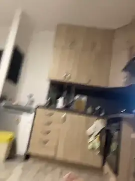 Snapshot of Zbochunec chatting on 12/04/25, 06:44 Zbochunec online show from 12/04/25, 06:44