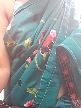 Snapshot of priya_sharma02 chatting on 03/10/25, 07:53 priya sharma02 online show from 03/10/25, 07:53