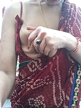 Snapshot of priya_sharma02 chatting on 03/12/25, 05:24 priya sharma02 online show from 03/12/25, 05:24