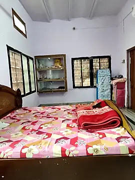 Snapshot of priya_sharma02 chatting on 11/11/25, 05:51 priya sharma02 online show from 11/11/25, 05:51