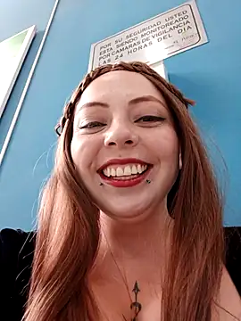 Snapshot of madelaine- chatting on 02/24/25, 07:52 madelaine- online show from 02/24/25, 07:52