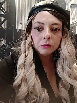 madelaine- online show from 10/27/25, 08:02