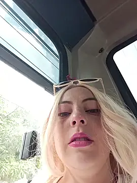 madelaine- online show from 04/18/26, 01:59