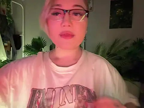 Snapshot of DaisyBooom chatting on 02/07/26, 07:39 DaisyBooom online show from 02/07/26, 07:39