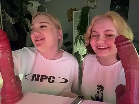 Snapshot of DaisyBooom chatting on 02/18/26, 08:27 DaisyBooom online show from 02/18/26, 08:27