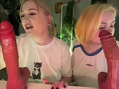 Snapshot of DaisyBooom chatting on 02/19/26, 08:16 DaisyBooom online show from 02/19/26, 08:16