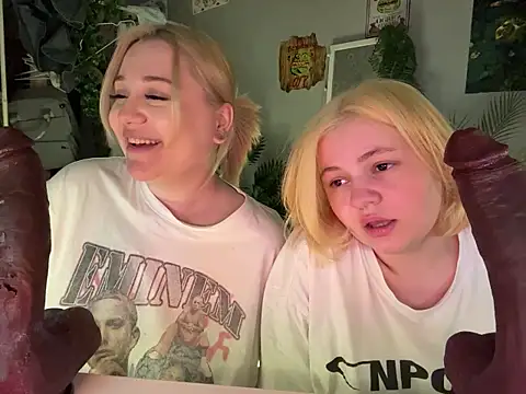 Snapshot of DaisyBooom chatting on 02/20/26, 08:20 DaisyBooom online show from 02/20/26, 08:20