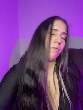 Snapshot of valentina_jonnes1 chatting on 10/05/25, 06:23 valentina jonnes1 online show from 10/05/25, 06:23