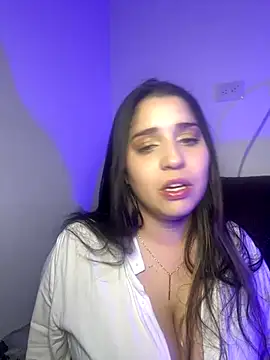 Snapshot of valentina_jonnes1 chatting on 12/17/25, 07:36 valentina jonnes1 online show from 12/17/25, 07:36