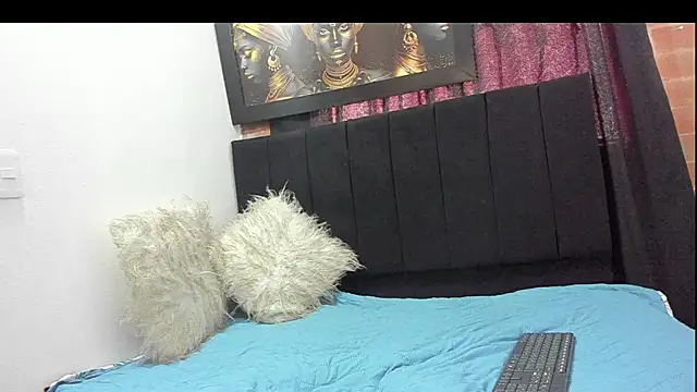 Snapshot of Evaaross_2345 chatting on 02/12/25, 02:54 Evaaross 2345 online show from 02/12/25, 02:54