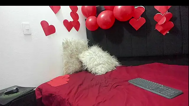 Snapshot of Evaaross_2345 chatting on 02/15/25, 04:34 Evaaross 2345 online show from 02/15/25, 04:34