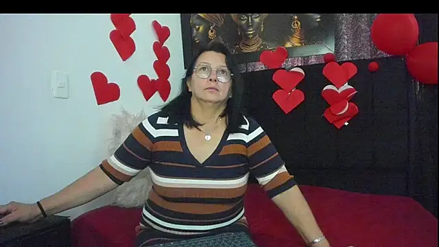 Snapshot of Evaaross_2345 chatting on 02/18/25, 12:28 Evaaross 2345 online show from 02/18/25, 12:28