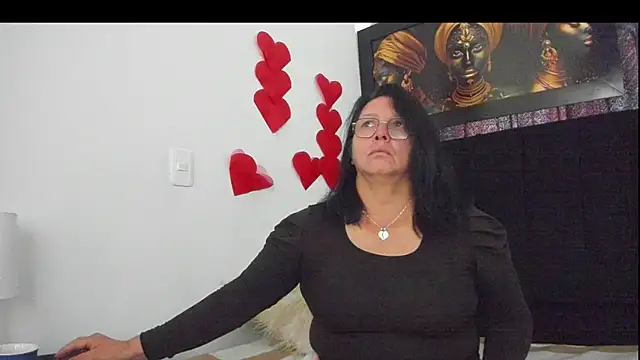 Snapshot of Evaaross_2345 chatting on 03/02/25, 01:49 Evaaross 2345 online show from 03/02/25, 01:49