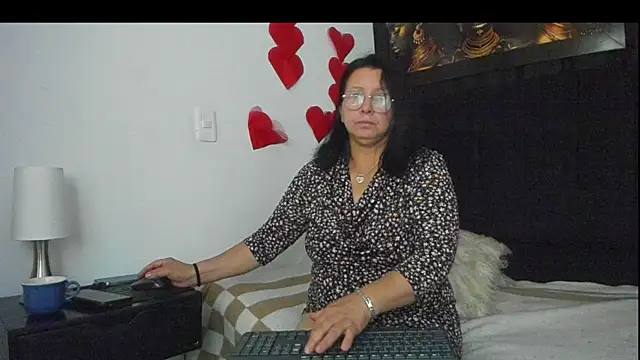 Snapshot of Evaaross_2345 chatting on 03/05/25, 10:55 Evaaross 2345 online show from 03/05/25, 10:55