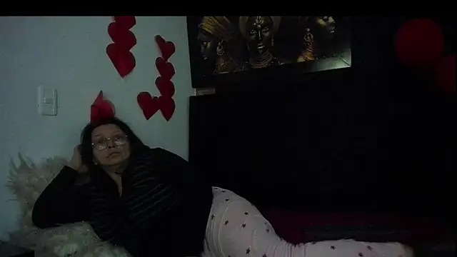 Snapshot of Evaaross_2345 chatting on 03/07/25, 01:53 Evaaross 2345 online show from 03/07/25, 01:53