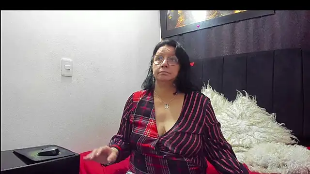 Evaaross 2345 online show from 02/10/26, 12:31