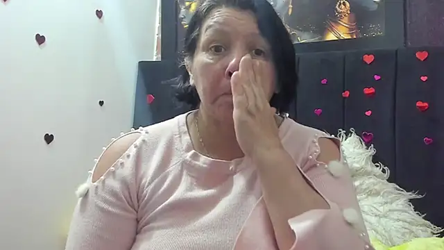 Evaaross 2345 online show from 04/11/26, 01:15