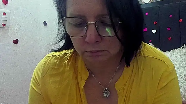 Evaaross 2345 online show from 05/18/26, 01:17