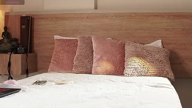 AliceShazaham  online show from 03/04/26, 03:51