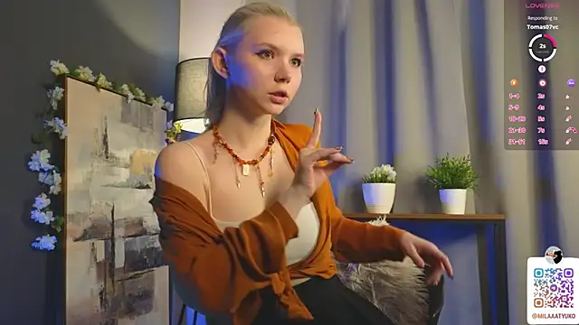 Snapshot of DaisyElmers chatting on 02/03/25, 05:29 DaisyElmers online show from 02/03/25, 05:29