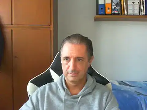 Snapshot of lliuk70mi chatting on 12/26/24, 02:37 lliuk70mi online show from 12/26/24, 02:37