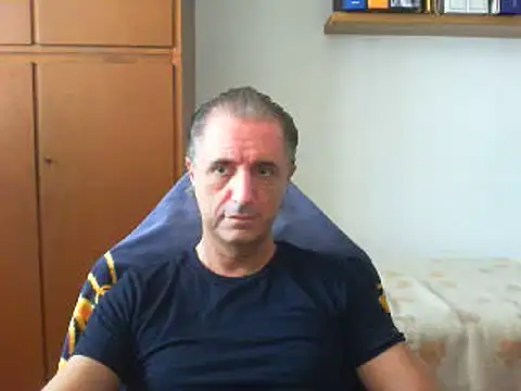 Snapshot of lliuk70mi chatting on 09/20/25, 01:34 lliuk70mi online show from 09/20/25, 01:34