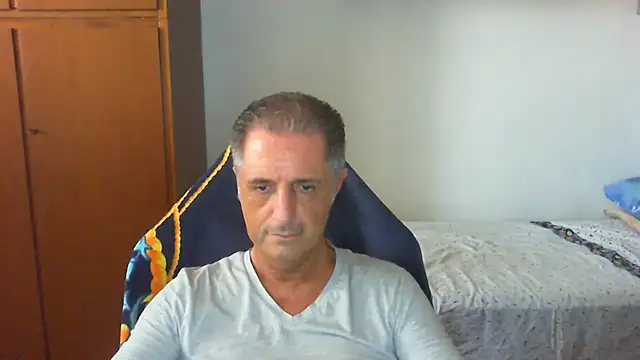 lliuk70mi online show from 06/24/26, 12:04