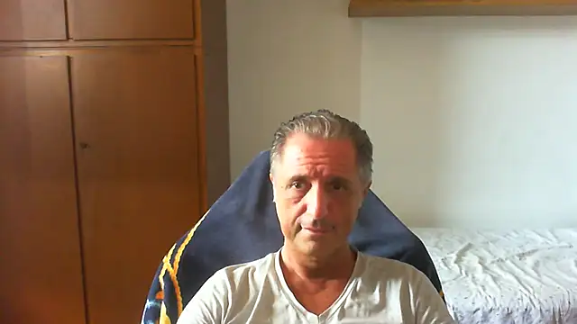 lliuk70mi online show from 07/08/26, 03:38