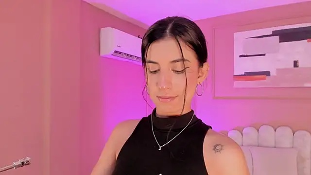 zia cooper online show from 11/18/25, 07:18