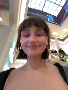 Snapshot of bigbabykiki chatting on 02/02/25, 01:30 bigbabykiki online show from 02/02/25, 01:30