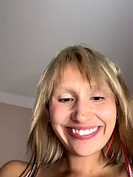 Snapshot of bigbabykiki chatting on 09/14/25, 03:44 bigbabykiki online show from 09/14/25, 03:44