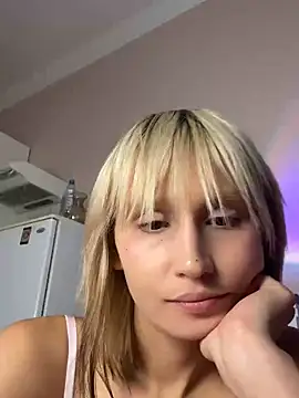 Snapshot of bigbabykiki chatting on 09/18/25, 07:54 bigbabykiki online show from 09/18/25, 07:54