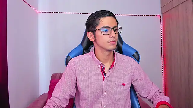 Snapshot of Ethan_Sai___ chatting on 12/06/24, 04:49 Ethan Sai    online show from 12/06/24, 04:49