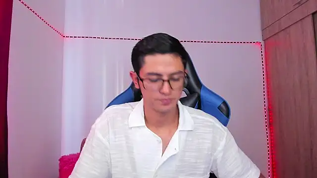 Snapshot of Ethan_Sai___ chatting on 12/08/24, 09:08 Ethan Sai    online show from 12/08/24, 09:08