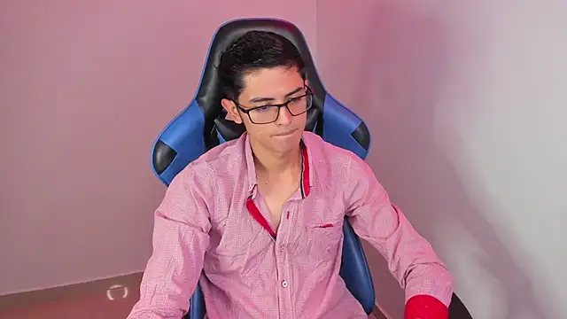 Snapshot of Ethan_Sai___ chatting on 01/10/25, 01:32 Ethan Sai    online show from 01/10/25, 01:32