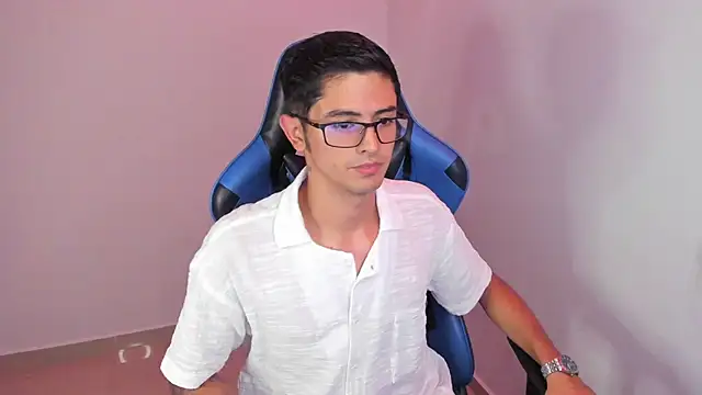 Snapshot of Ethan_Sai___ chatting on 01/11/25, 09:15 Ethan Sai    online show from 01/11/25, 09:15