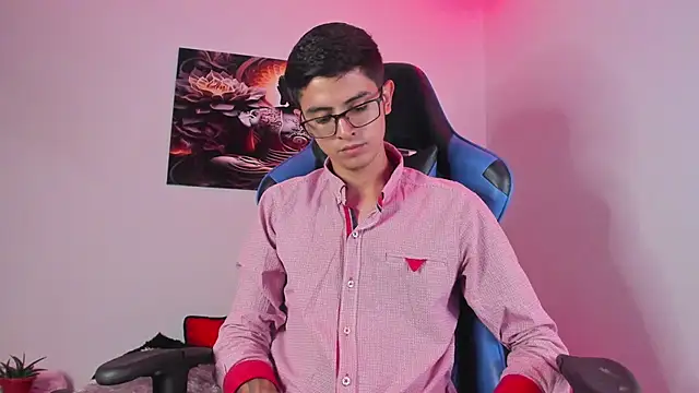 Snapshot of Ethan_Sai___ chatting on 02/07/25, 11:45 Ethan Sai    online show from 02/07/25, 11:45