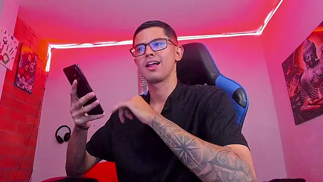 Snapshot of Ethan_Sai___ chatting on 10/16/25, 02:23 Ethan Sai    online show from 10/16/25, 02:23