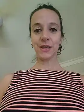 Snapshot of Branquinhasexy chatting on 02/08/25, 11:02 Branquinhasexy online show from 02/08/25, 11:02