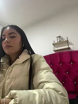 Snapshot of CAM_21X chatting on 01/22/25, 12:38 CAM 21X online show from 01/22/25, 12:38