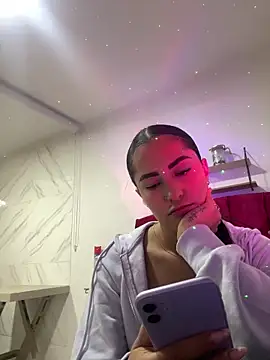 Snapshot of CAM_21X chatting on 01/30/25, 12:48 CAM 21X online show from 01/30/25, 12:48