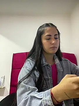 Snapshot of CAM_21X chatting on 02/26/25, 01:52 CAM 21X online show from 02/26/25, 01:52