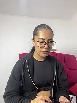 Snapshot of CAM_21X chatting on 03/17/25, 01:29 CAM 21X online show from 03/17/25, 01:29