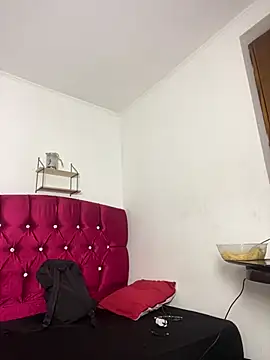 Snapshot of CAM_21X chatting on 03/17/25, 07:37 CAM 21X online show from 03/17/25, 07:37